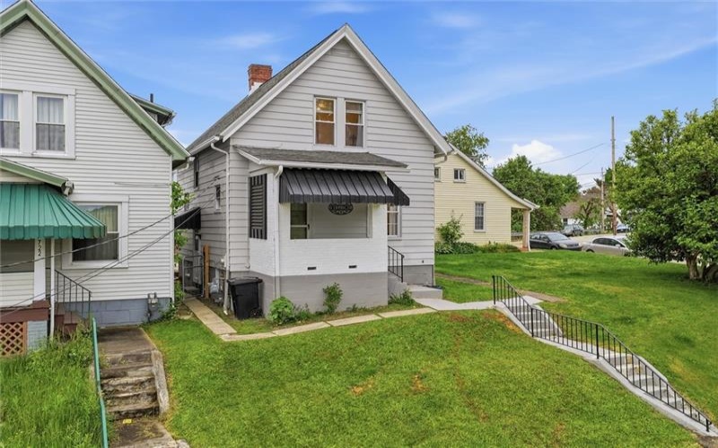 724 Saint Clair Avenue, 15644, 15644, 2 Bedrooms Bedrooms, 5 Rooms Rooms,1.1 BathroomsBathrooms,Residential,For Sale,Saint Clair Avenue,1754750