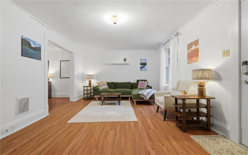 724 Saint Clair Avenue, 15644, 15644, 2 Bedrooms Bedrooms, 5 Rooms Rooms,1.1 BathroomsBathrooms,Residential,For Sale,Saint Clair Avenue,1754750