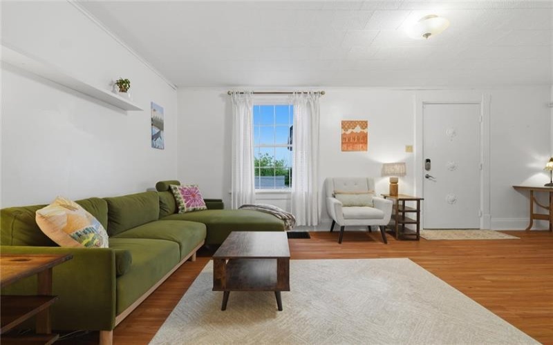 724 Saint Clair Avenue, 15644, 15644, 2 Bedrooms Bedrooms, 5 Rooms Rooms,1.1 BathroomsBathrooms,Residential,For Sale,Saint Clair Avenue,1754750