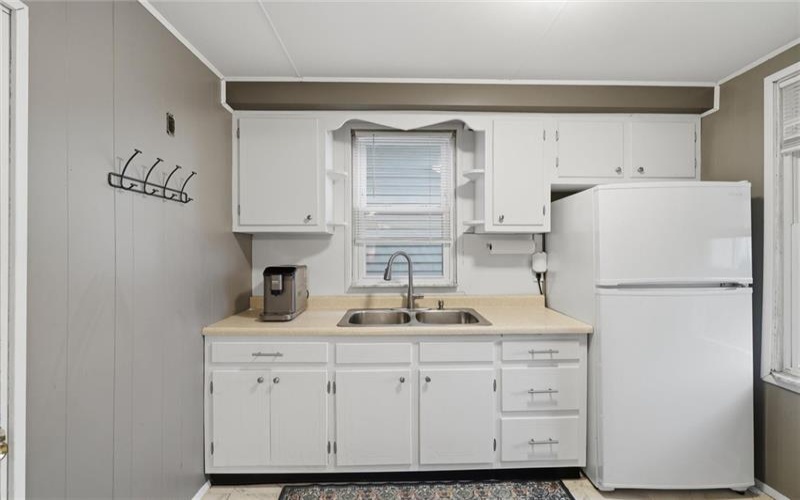 724 Saint Clair Avenue, 15644, 15644, 2 Bedrooms Bedrooms, 5 Rooms Rooms,1.1 BathroomsBathrooms,Residential,For Sale,Saint Clair Avenue,1754750