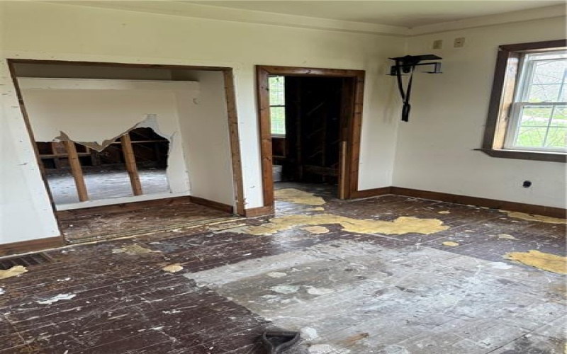415 Schoolhouse Rd, Stoystown, 15563, 4 Bedrooms Bedrooms, ,1 BathroomBathrooms,Residential,For Sale,Schoolhouse Rd,1754782
