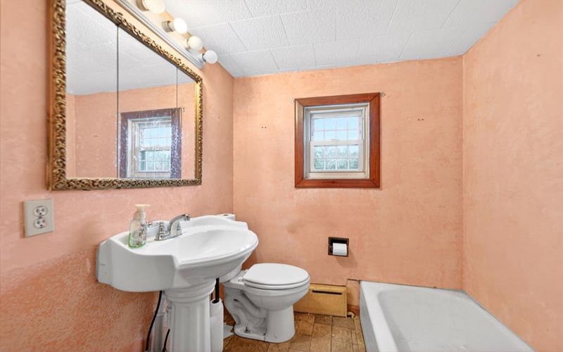 571 MAIN STREET, NORTH HUNTINGDON, 15642, 3 Bedrooms Bedrooms, 10 Rooms Rooms,2 BathroomsBathrooms,Residential,For Sale,MAIN STREET,1754921