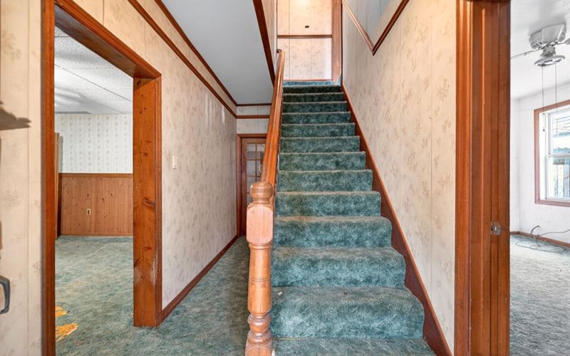 571 MAIN STREET, NORTH HUNTINGDON, 15642, 3 Bedrooms Bedrooms, 10 Rooms Rooms,2 BathroomsBathrooms,Residential,For Sale,MAIN STREET,1754921