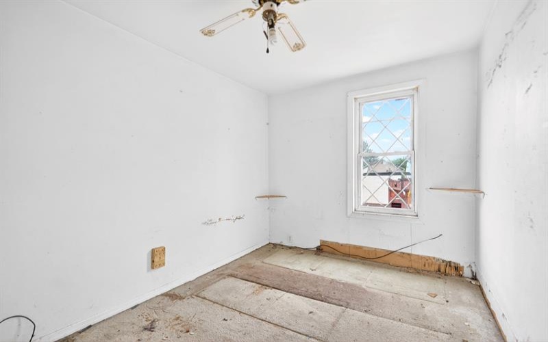 571 MAIN STREET, NORTH HUNTINGDON, 15642, 3 Bedrooms Bedrooms, 10 Rooms Rooms,2 BathroomsBathrooms,Residential,For Sale,MAIN STREET,1754921