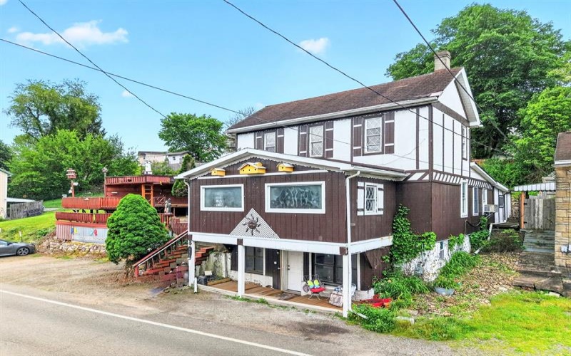 571 MAIN STREET, NORTH HUNTINGDON, 15642, 3 Bedrooms Bedrooms, 10 Rooms Rooms,2 BathroomsBathrooms,Residential,For Sale,MAIN STREET,1754921
