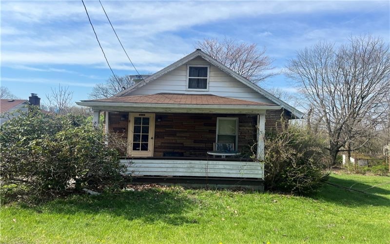 869 Hill Dr, New Kensington, 15068, 2 Bedrooms Bedrooms, ,1 BathroomBathrooms,Residential,For Sale,Hill Dr,1754937