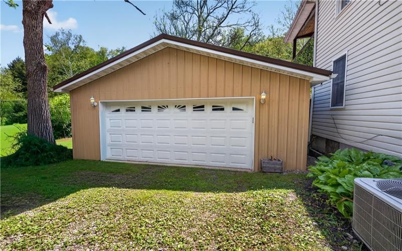 201 Main St, New Freeport, 15352, 3 Bedrooms Bedrooms, 9 Rooms Rooms,2 BathroomsBathrooms,Residential,For Sale,Main St,1755043