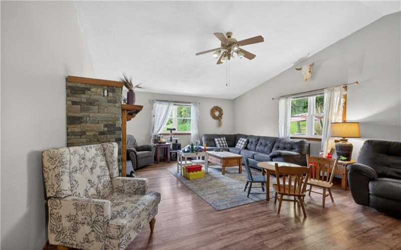 201 Main St, New Freeport, 15352, 3 Bedrooms Bedrooms, 9 Rooms Rooms,2 BathroomsBathrooms,Residential,For Sale,Main St,1755043