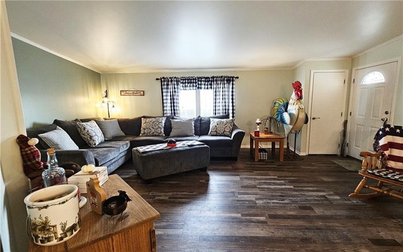 612 Primrose Ln, Mount Pleasant, 15666, 3 Bedrooms Bedrooms, 8 Rooms Rooms,2 BathroomsBathrooms,Residential,For Sale,Primrose Ln,1755160