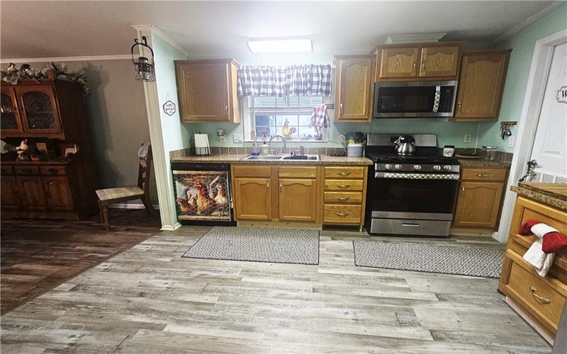 612 Primrose Ln, Mount Pleasant, 15666, 3 Bedrooms Bedrooms, 8 Rooms Rooms,2 BathroomsBathrooms,Residential,For Sale,Primrose Ln,1755160