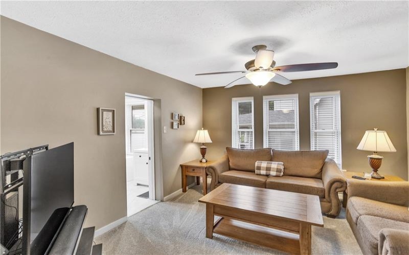 7661 Pennsylvania Ave, Irwin, 15642, 3 Bedrooms Bedrooms, 9 Rooms Rooms,3 BathroomsBathrooms,Residential,For Sale,Pennsylvania Ave,1755172