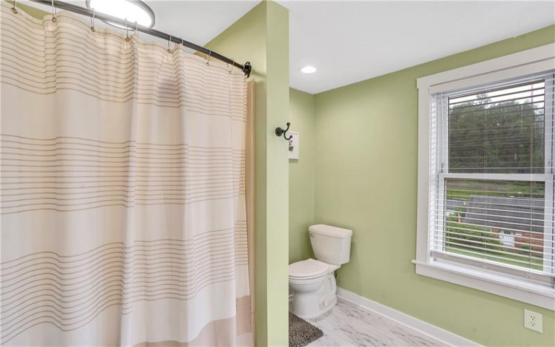 7661 Pennsylvania Ave, Irwin, 15642, 3 Bedrooms Bedrooms, 9 Rooms Rooms,3 BathroomsBathrooms,Residential,For Sale,Pennsylvania Ave,1755172