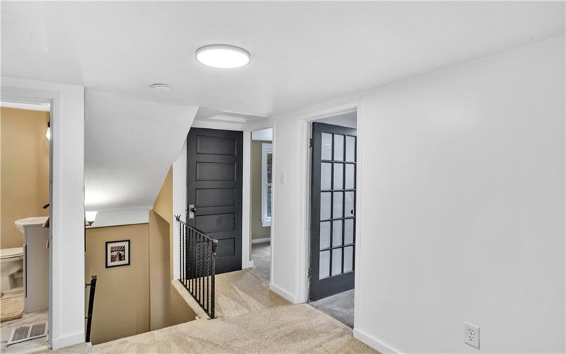 7661 Pennsylvania Ave, Irwin, 15642, 3 Bedrooms Bedrooms, 9 Rooms Rooms,3 BathroomsBathrooms,Residential,For Sale,Pennsylvania Ave,1755172