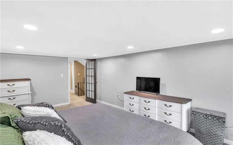 7661 Pennsylvania Ave, Irwin, 15642, 3 Bedrooms Bedrooms, 9 Rooms Rooms,3 BathroomsBathrooms,Residential,For Sale,Pennsylvania Ave,1755172