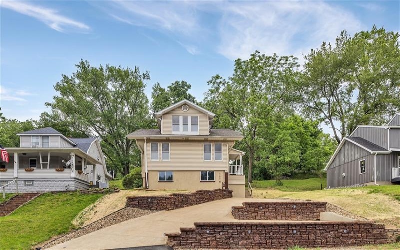 7661 Pennsylvania Ave, Irwin, 15642, 3 Bedrooms Bedrooms, 9 Rooms Rooms,3 BathroomsBathrooms,Residential,For Sale,Pennsylvania Ave,1755172