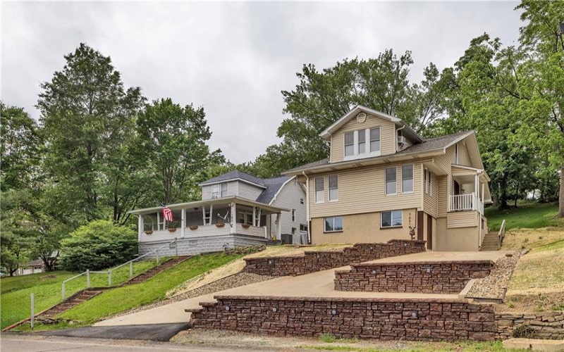 7661 Pennsylvania Ave, Irwin, 15642, 3 Bedrooms Bedrooms, 9 Rooms Rooms,3 BathroomsBathrooms,Residential,For Sale,Pennsylvania Ave,1755172