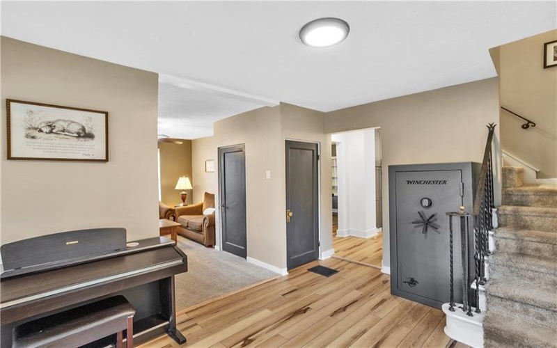 7661 Pennsylvania Ave, Irwin, 15642, 3 Bedrooms Bedrooms, 9 Rooms Rooms,3 BathroomsBathrooms,Residential,For Sale,Pennsylvania Ave,1755172