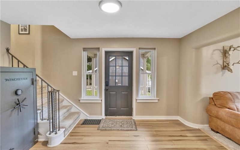 7661 Pennsylvania Ave, Irwin, 15642, 3 Bedrooms Bedrooms, 9 Rooms Rooms,3 BathroomsBathrooms,Residential,For Sale,Pennsylvania Ave,1755172