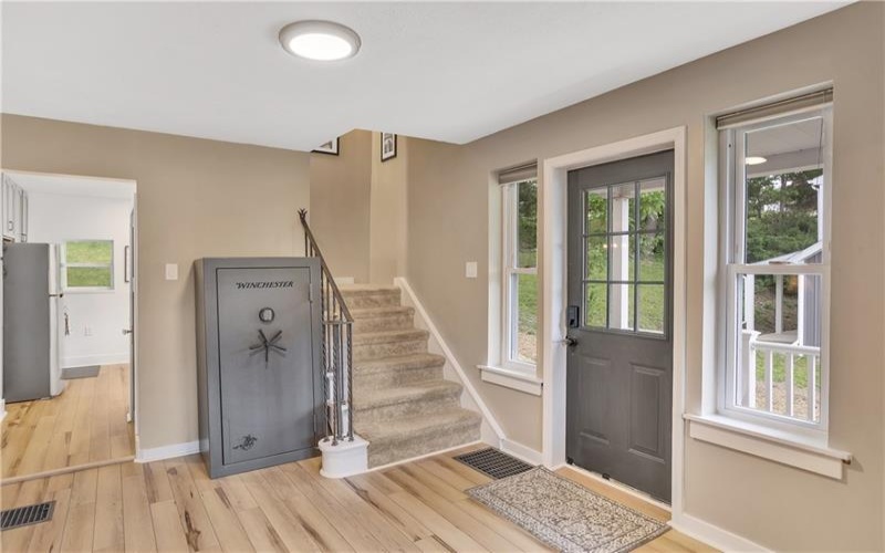 7661 Pennsylvania Ave, Irwin, 15642, 3 Bedrooms Bedrooms, 9 Rooms Rooms,3 BathroomsBathrooms,Residential,For Sale,Pennsylvania Ave,1755172
