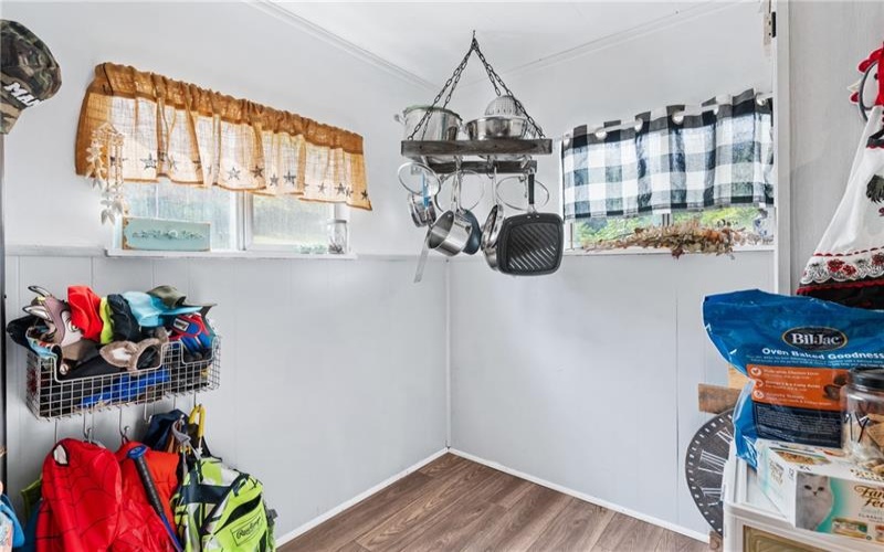 33 Hubbard Rd, Burgettstown, 15021, 2 Bedrooms Bedrooms, 5 Rooms Rooms,1.1 BathroomsBathrooms,Residential,For Sale,Hubbard Rd,1755204