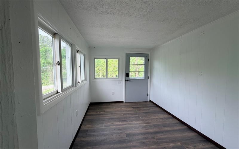 33 Hubbard Rd, Burgettstown, 15021, 2 Bedrooms Bedrooms, 5 Rooms Rooms,1.1 BathroomsBathrooms,Residential,For Sale,Hubbard Rd,1755204
