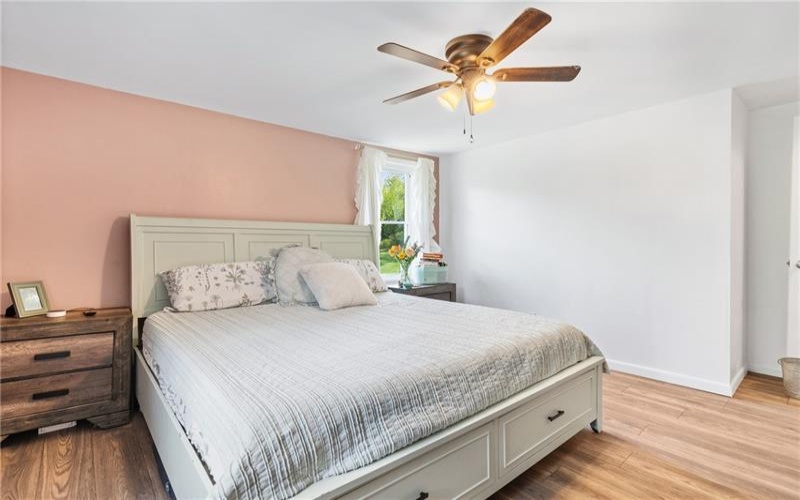 33 Hubbard Rd, Burgettstown, 15021, 2 Bedrooms Bedrooms, 5 Rooms Rooms,1.1 BathroomsBathrooms,Residential,For Sale,Hubbard Rd,1755204