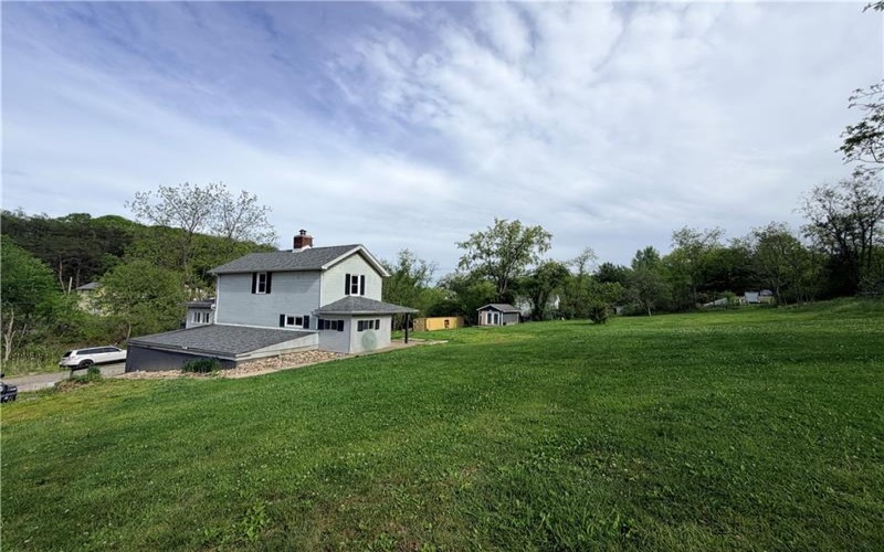 33 Hubbard Rd, Burgettstown, 15021, 2 Bedrooms Bedrooms, 5 Rooms Rooms,1.1 BathroomsBathrooms,Residential,For Sale,Hubbard Rd,1755204