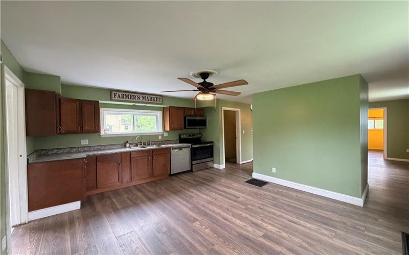 33 Hubbard Rd, Burgettstown, 15021, 2 Bedrooms Bedrooms, 5 Rooms Rooms,1.1 BathroomsBathrooms,Residential,For Sale,Hubbard Rd,1755204