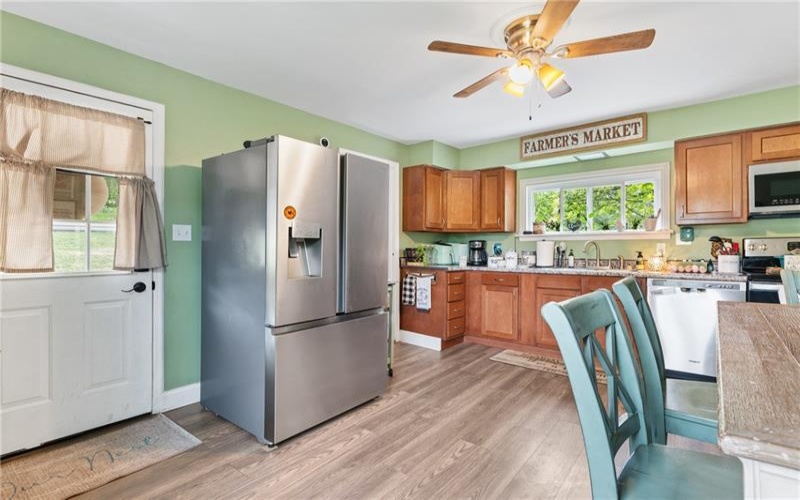33 Hubbard Rd, Burgettstown, 15021, 2 Bedrooms Bedrooms, 5 Rooms Rooms,1.1 BathroomsBathrooms,Residential,For Sale,Hubbard Rd,1755204