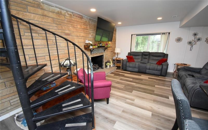 133 Baer Rd, Smock, 15480, 3 Bedrooms Bedrooms, ,1.1 BathroomsBathrooms,Residential,For Sale,Baer Rd,1755541