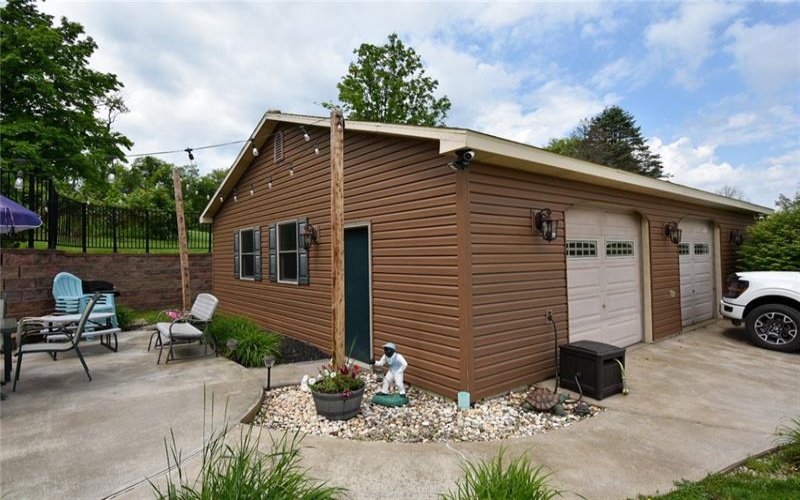 133 Baer Rd, Smock, 15480, 3 Bedrooms Bedrooms, ,1.1 BathroomsBathrooms,Residential,For Sale,Baer Rd,1755541