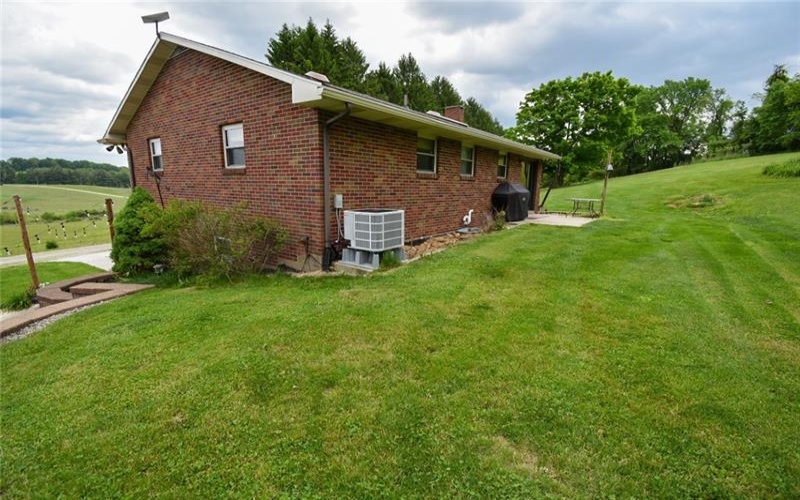 133 Baer Rd, Smock, 15480, 3 Bedrooms Bedrooms, ,1.1 BathroomsBathrooms,Residential,For Sale,Baer Rd,1755541
