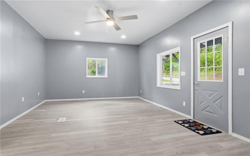 27 1st St, Slovan, 15078, ,Multi-unit,For Sale,1st St,1755582