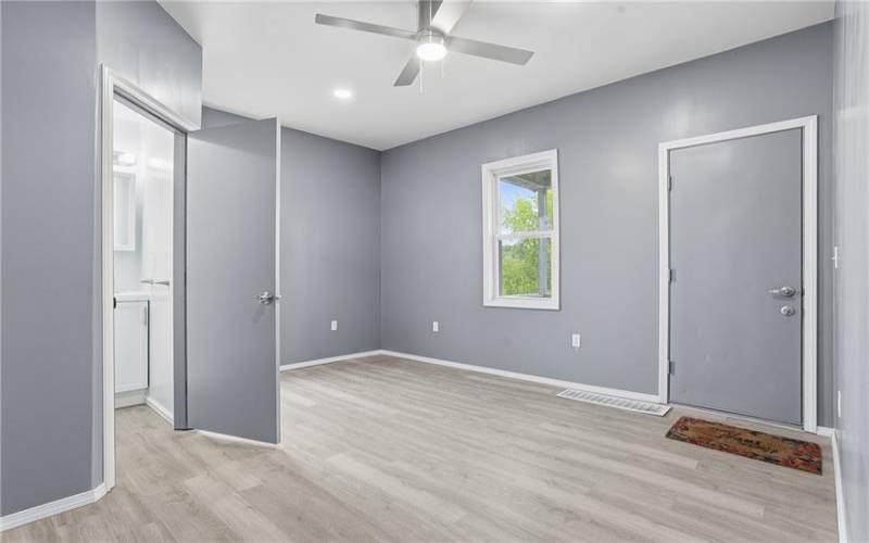 27 1st St, Slovan, 15078, ,Multi-unit,For Sale,1st St,1755582