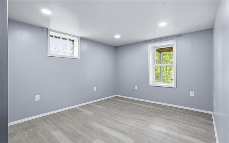 27 1st St, Slovan, 15078, ,Multi-unit,For Sale,1st St,1755582