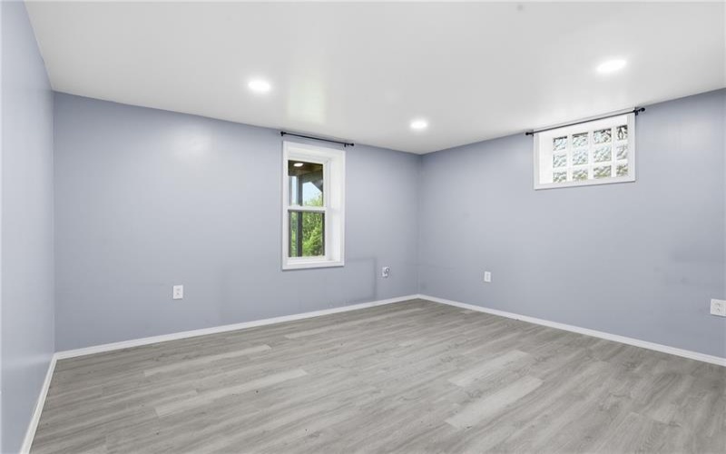 27 1st St, Slovan, 15078, ,Multi-unit,For Sale,1st St,1755582