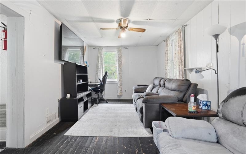 27 1st St, Slovan, 15078, ,Multi-unit,For Sale,1st St,1755582