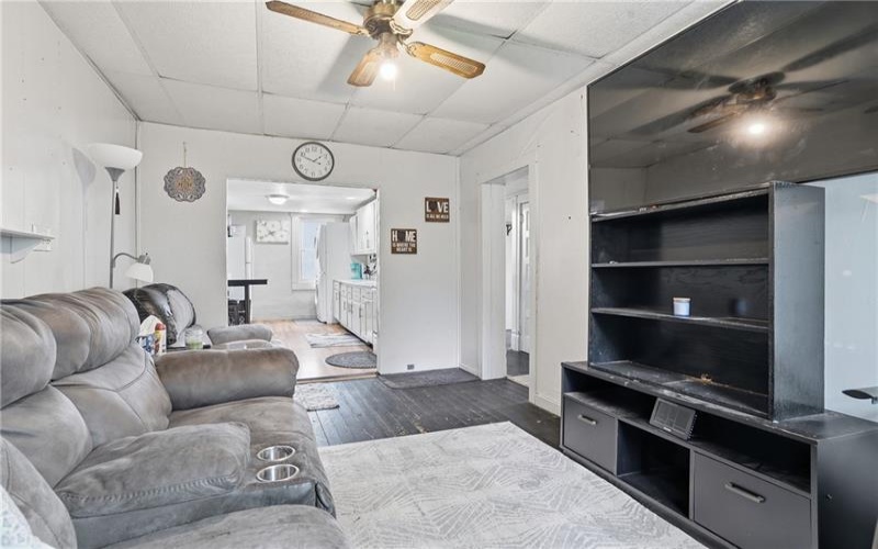 27 1st St, Slovan, 15078, ,Multi-unit,For Sale,1st St,1755582