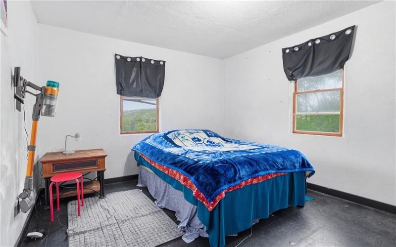 27 1st St, Slovan, 15078, ,Multi-unit,For Sale,1st St,1755582