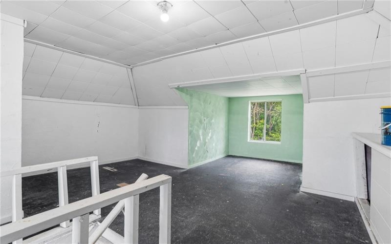 27 1st St, Slovan, 15078, ,Multi-unit,For Sale,1st St,1755582
