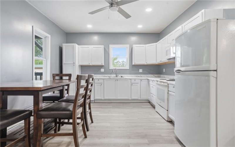 27 1st St, Slovan, 15078, ,Multi-unit,For Sale,1st St,1755582