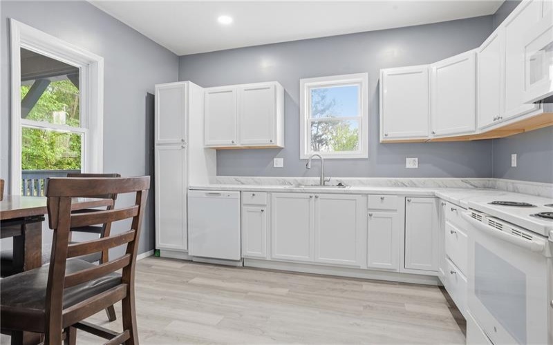 27 1st St, Slovan, 15078, ,Multi-unit,For Sale,1st St,1755582
