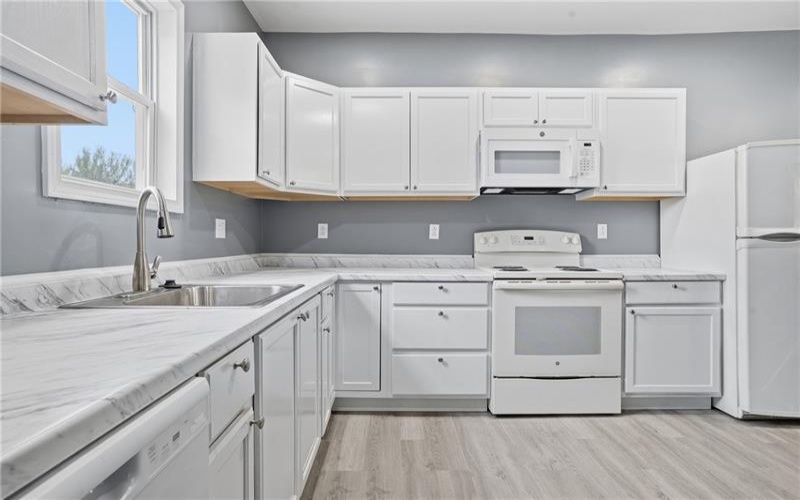 27 1st St, Slovan, 15078, ,Multi-unit,For Sale,1st St,1755582
