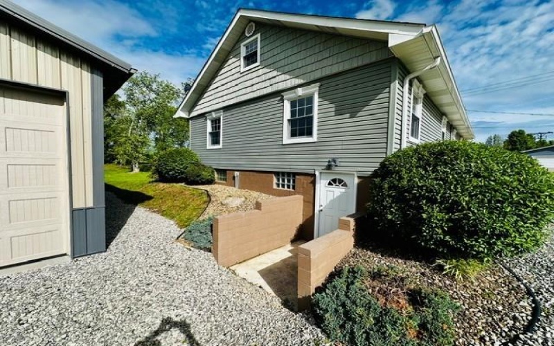 102 Frick Ave, Rices Landing, 15357, 4 Bedrooms Bedrooms, ,2.1 BathroomsBathrooms,Residential,For Sale,Frick Ave,1755654