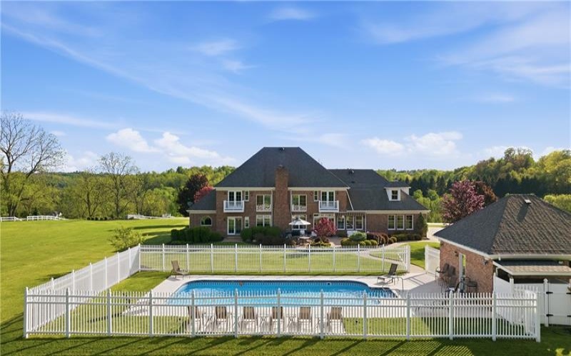 10 Carriage Trade Dr, Washington, 15301, 6 Bedrooms Bedrooms, 13 Rooms Rooms,4.1 BathroomsBathrooms,Residential,For Sale,Carriage Trade Dr,1755524