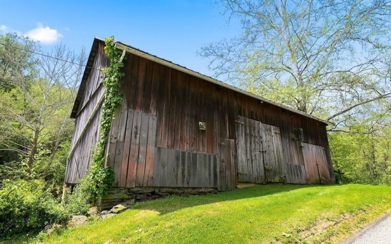 120 Center Highlands Road, Waynesburg, 15370, 4 Bedrooms Bedrooms, ,2 BathroomsBathrooms,Residential,For Sale,Center Highlands Road,1755550