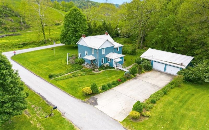 120 Center Highlands Road, Waynesburg, 15370, 4 Bedrooms Bedrooms, ,2 BathroomsBathrooms,Residential,For Sale,Center Highlands Road,1755550
