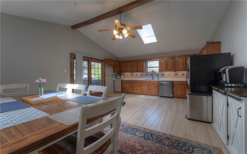 213 6th Street, 15697, 15697, 3 Bedrooms Bedrooms, 6 Rooms Rooms,3.1 BathroomsBathrooms,Residential,For Sale,6th Street,1755588