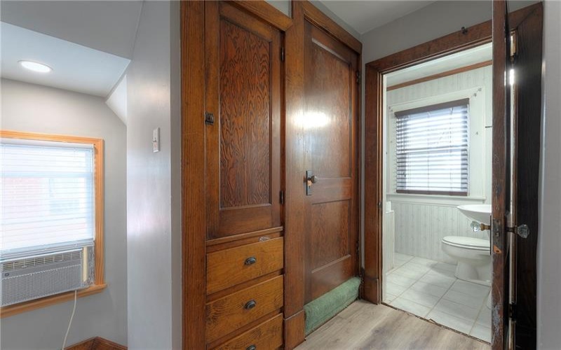 213 6th Street, 15697, 15697, 3 Bedrooms Bedrooms, 6 Rooms Rooms,3.1 BathroomsBathrooms,Residential,For Sale,6th Street,1755588