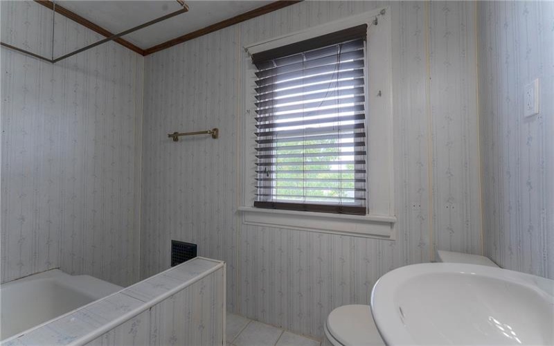 213 6th Street, 15697, 15697, 3 Bedrooms Bedrooms, 6 Rooms Rooms,3.1 BathroomsBathrooms,Residential,For Sale,6th Street,1755588